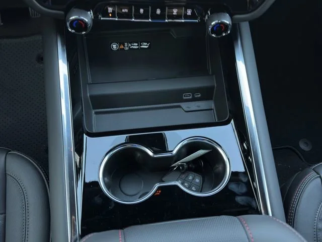 2026 Chevrolet Suburban RST - Photo 14