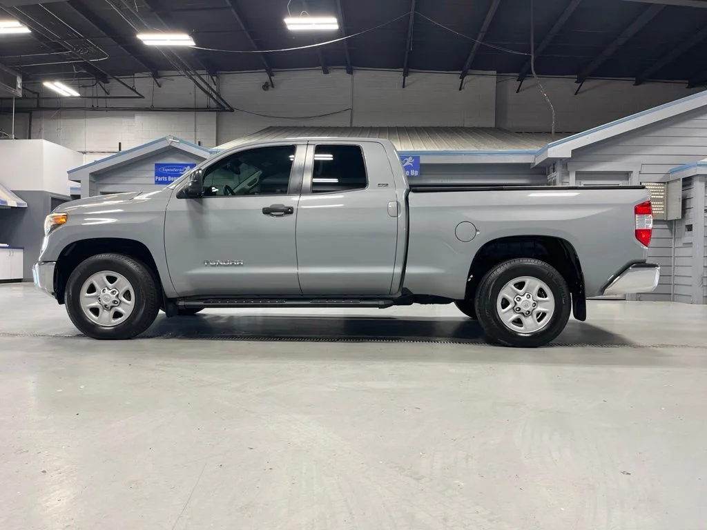 Used 2019 Gray Toyota SR5 image 4