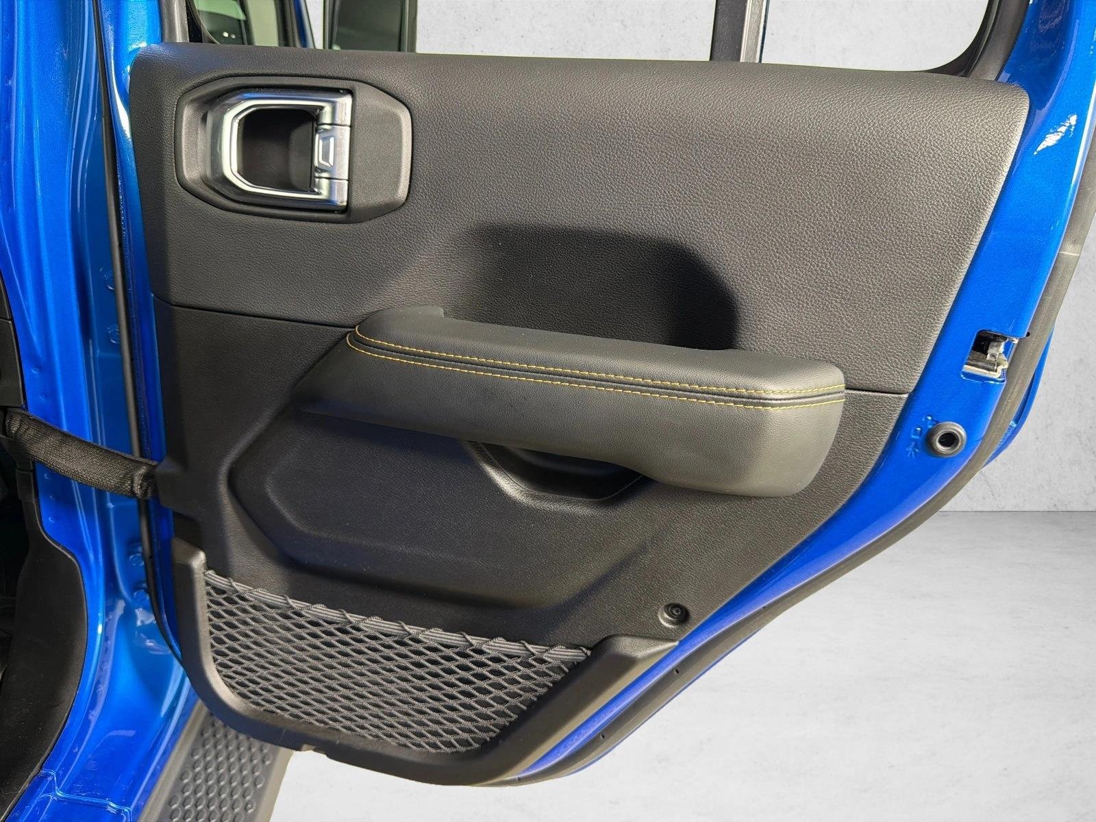 Used 2025 Hydro Blue Pearlcoat Jeep Sahara image 16