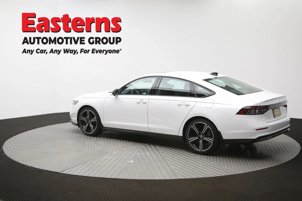 Used 2026 White Honda SE image 62
