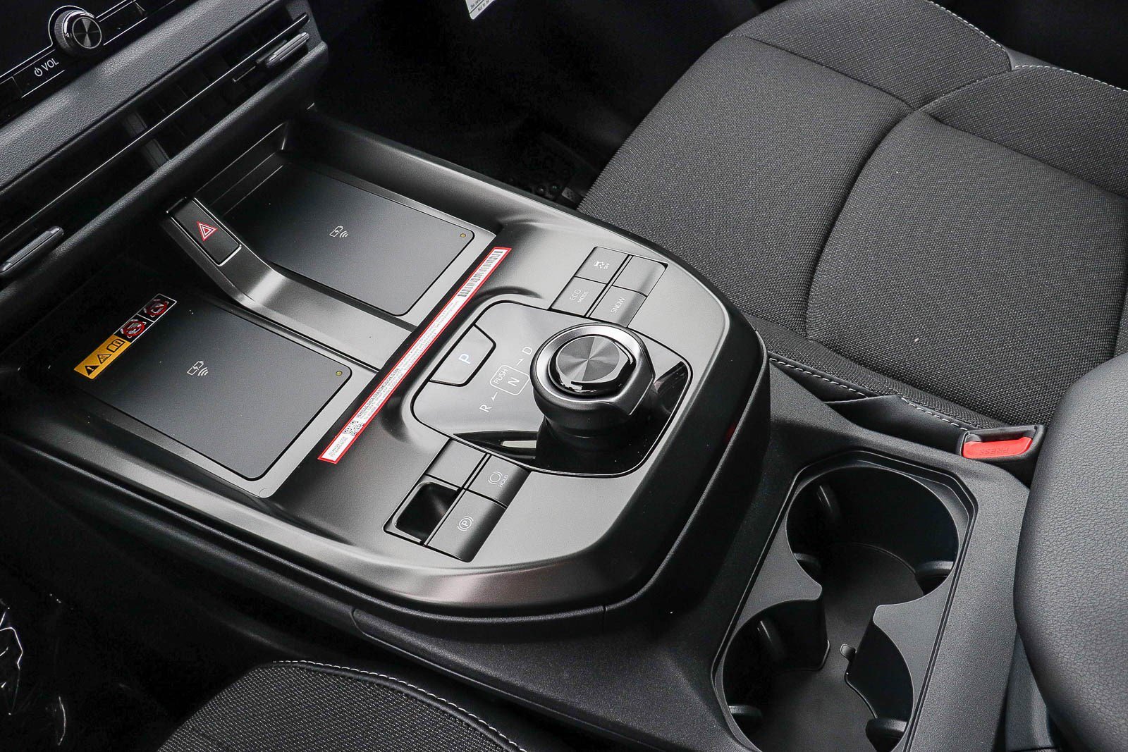 New 2026 Wind Chill Pearl Toyota SE image 24