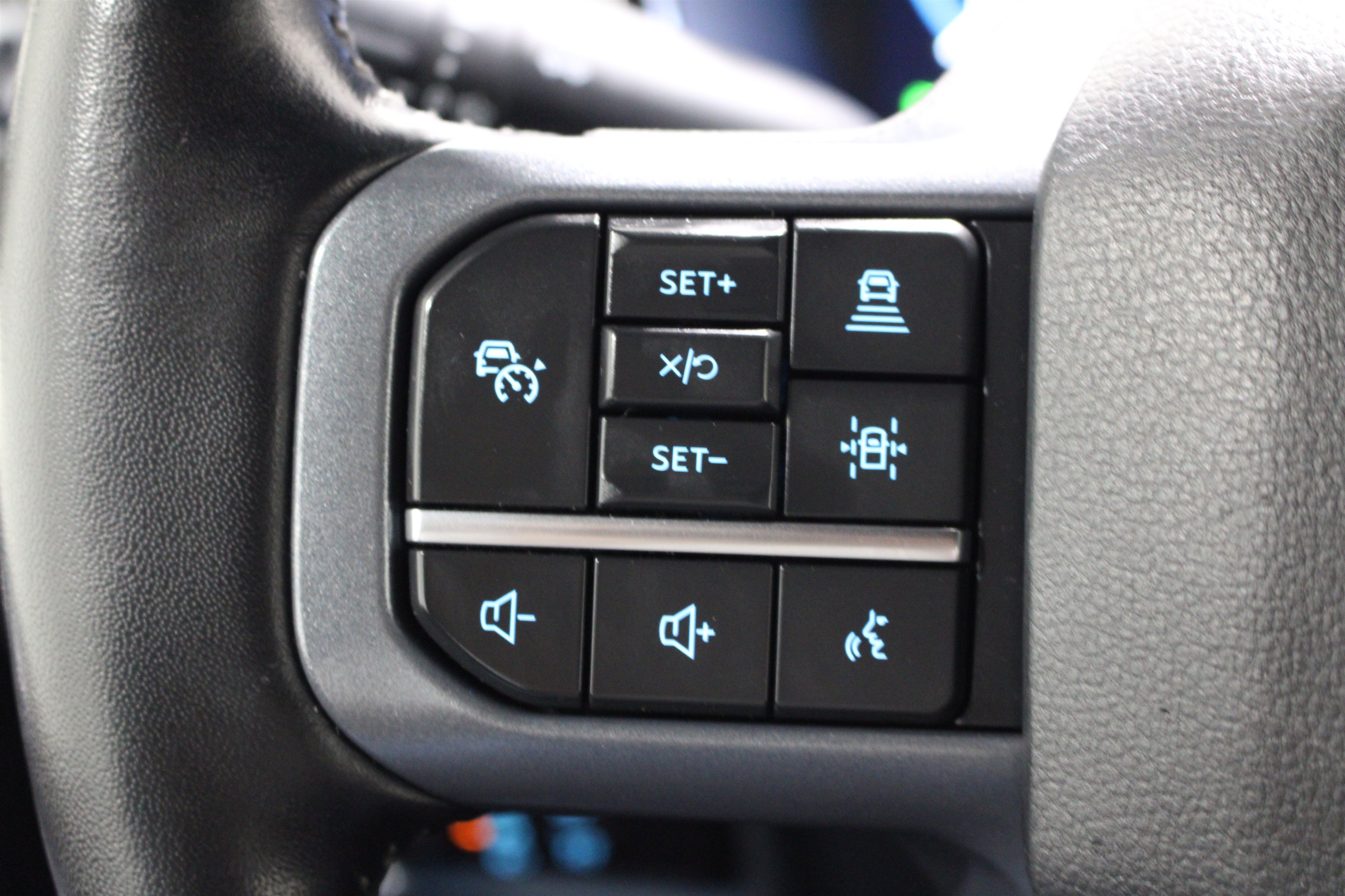 2023 Ford F-150 Lariat - Photo 12