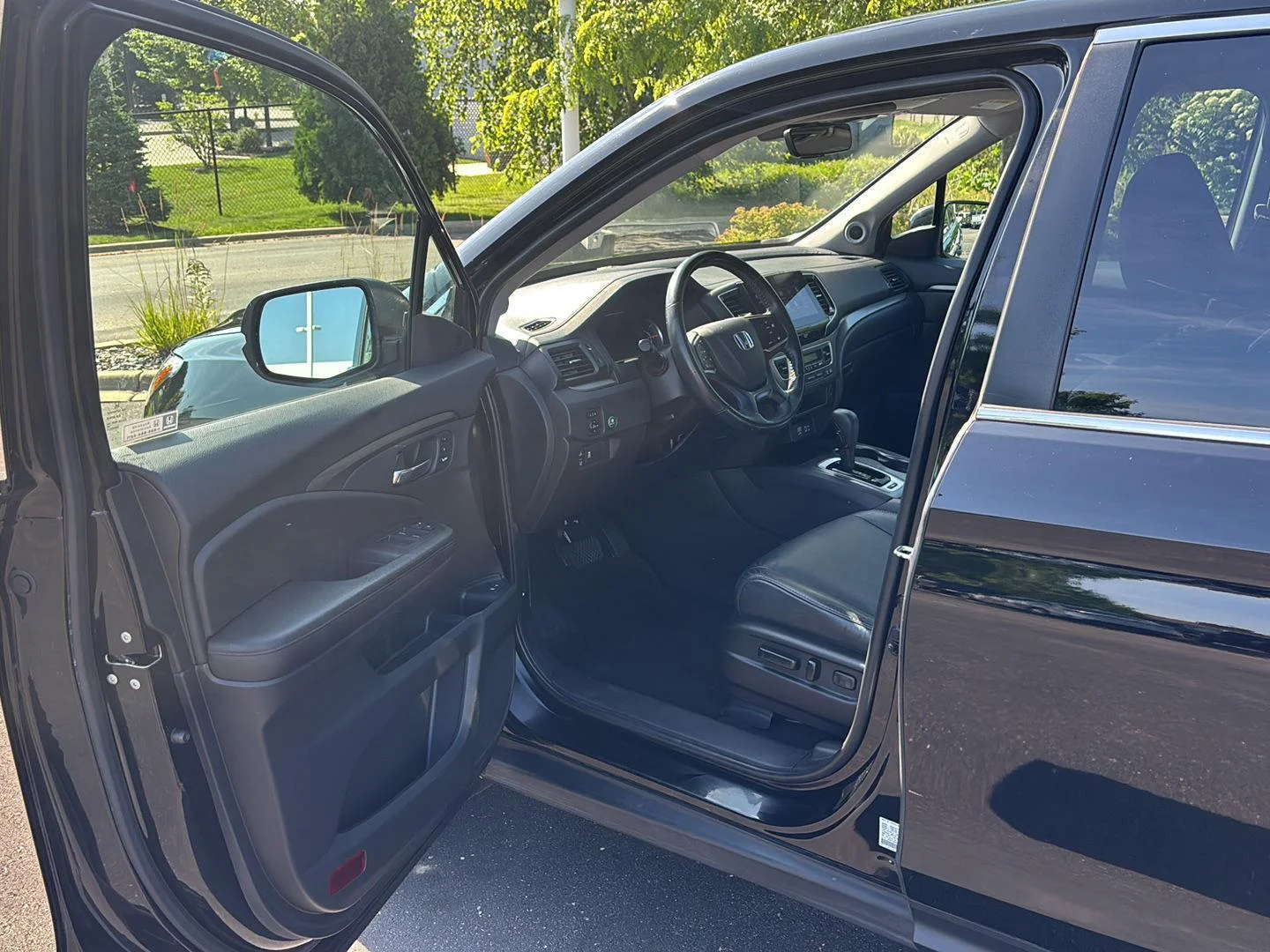 Used 2019 Crystal Black Pearl Honda EX-L image 2