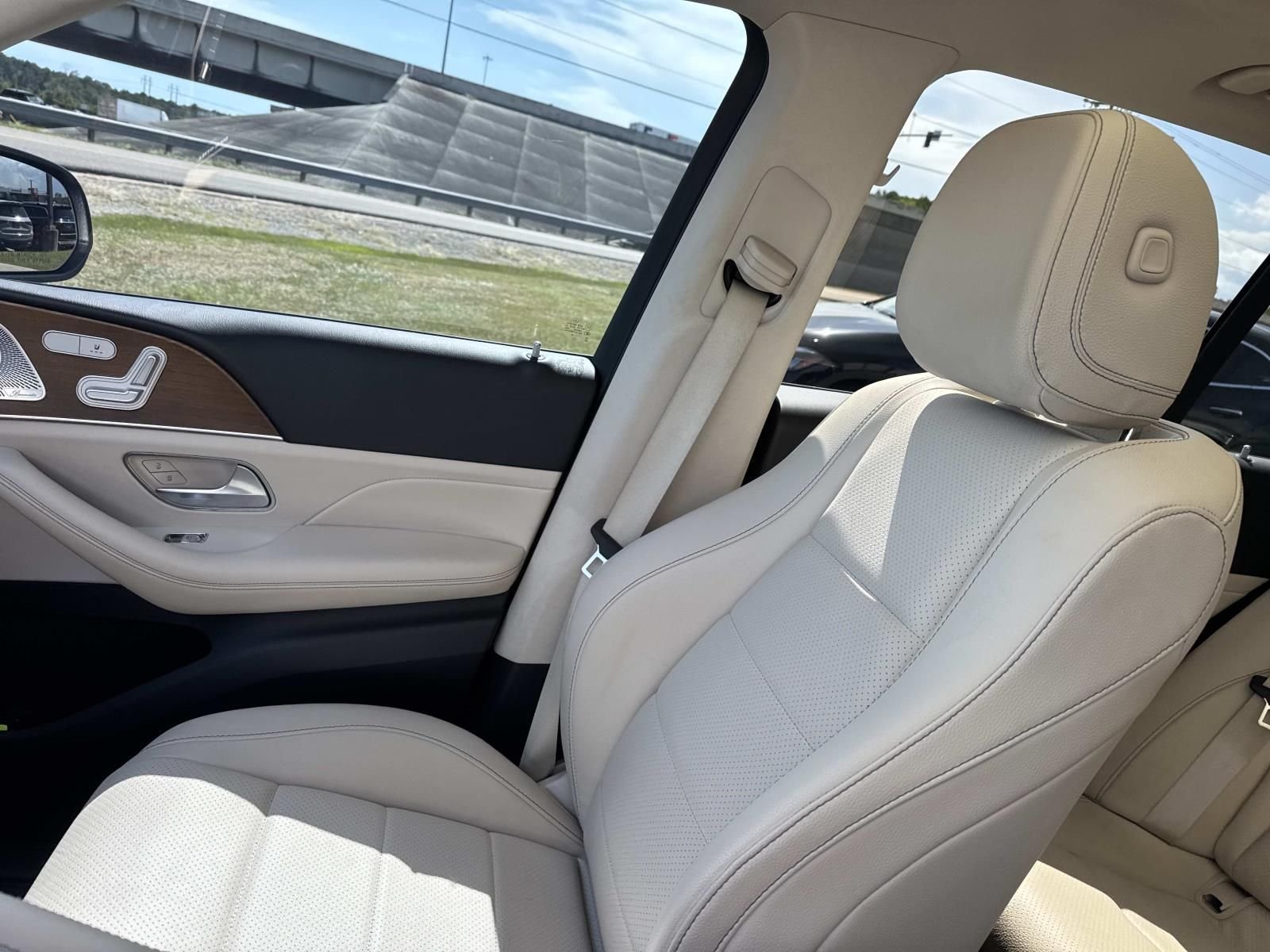 Certified Used 2022 Blue Mercedes-Benz GLE 350 image 16
