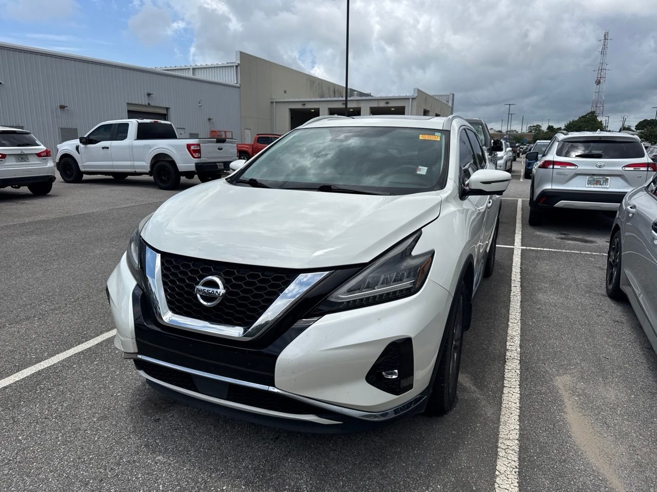 Used 2020 White Nissan Platinum image 1