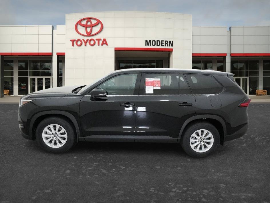 New 2026 Midnight Black Met Toyota Hybrid XLE image 3