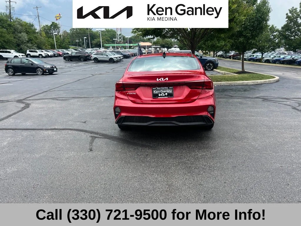 2023 Kia Forte LXS - Photo 12