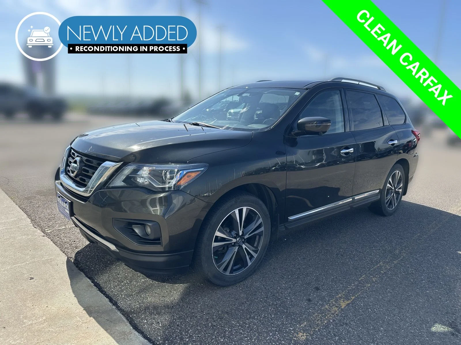 2017 Nissan Pathfinder Platinum 4WD's photo