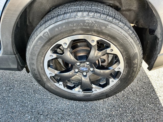 Used 2022  Subaru Premium image 20