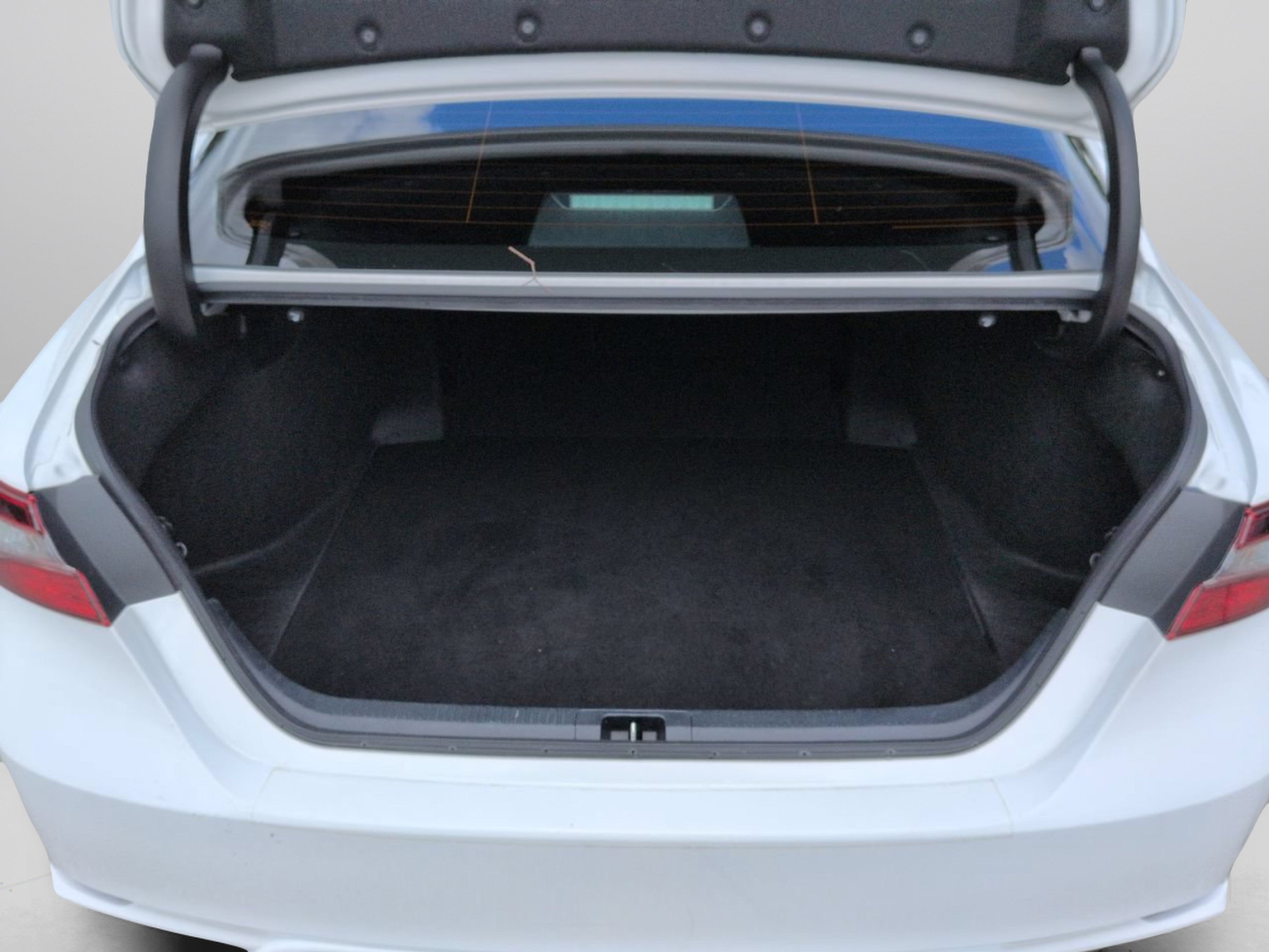 Used 2024 Ice Toyota SE image 16