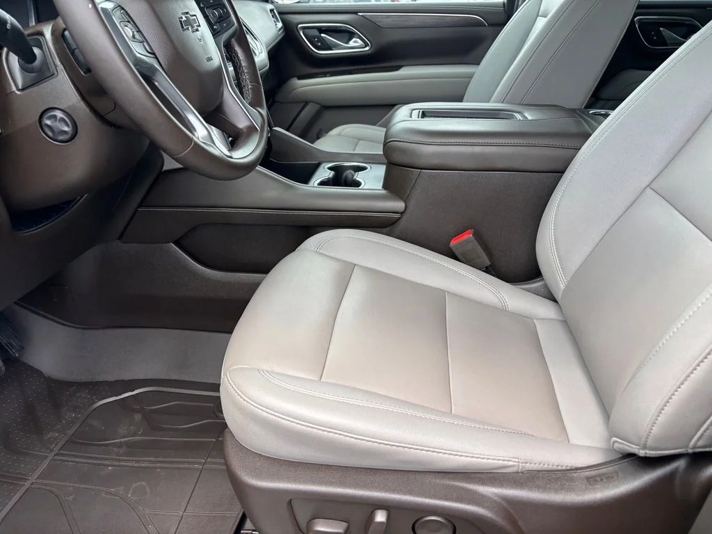 Used 2023 White Chevrolet Z71 image 10