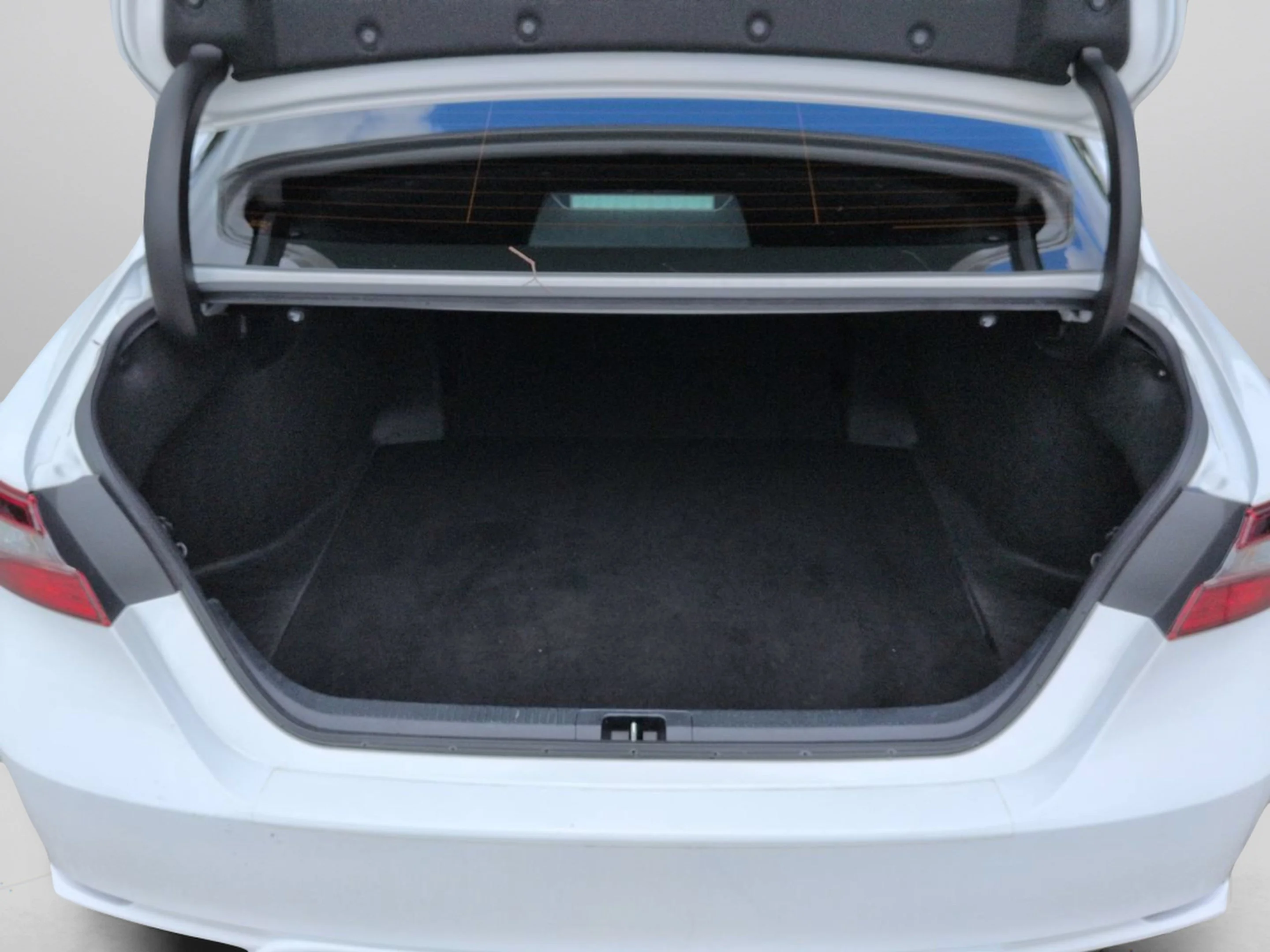 Used 2024 Ice Toyota SE image 16