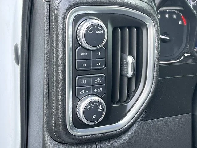 Used 2021 White GMC Elevation image 27