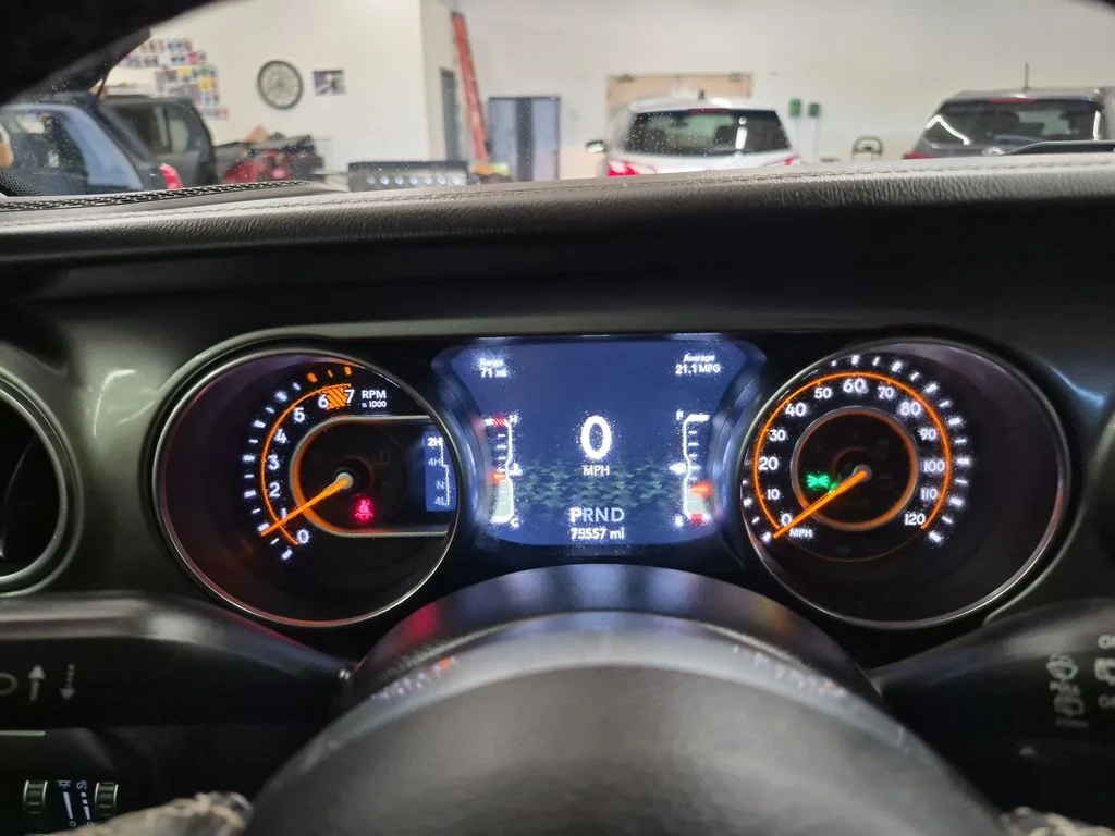Used 2019 Bright White Clearcoat Jeep Unlimited Sahara image 23