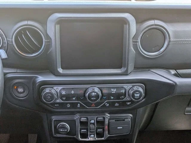 Used 2022 Sting-gray Clea Jeep Unlimited Sahara image 16