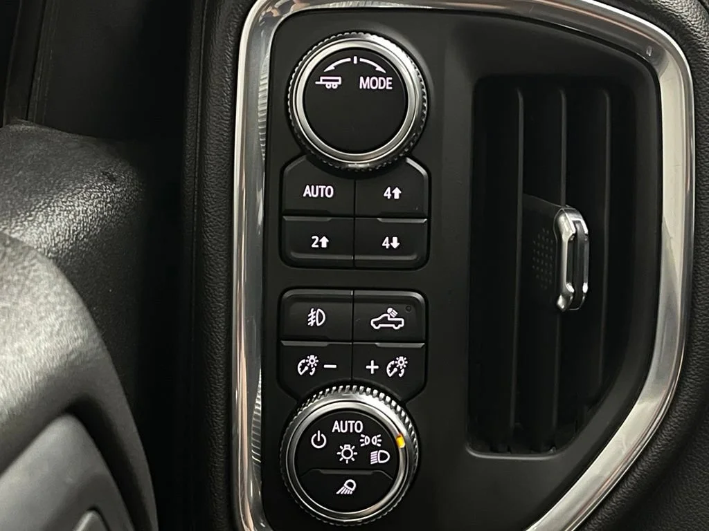 Used 2022 Summit White GMC AT4 image 23