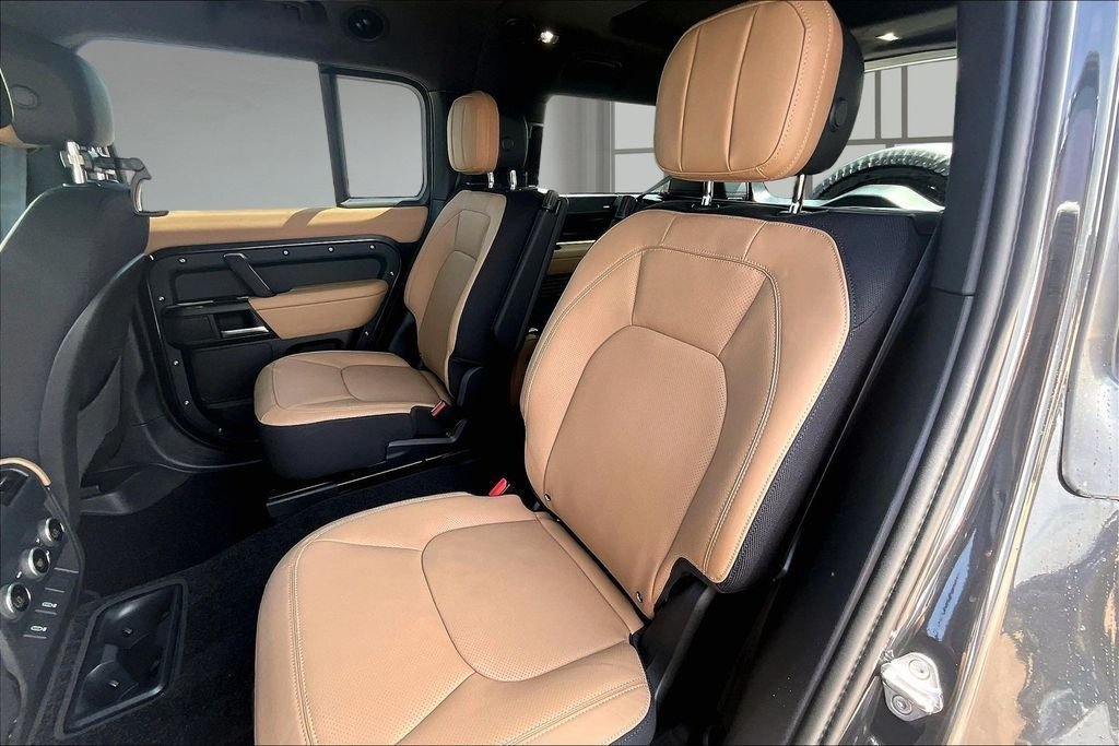 New 2026 Carpathian Grey LAND ROVER V8 image 10