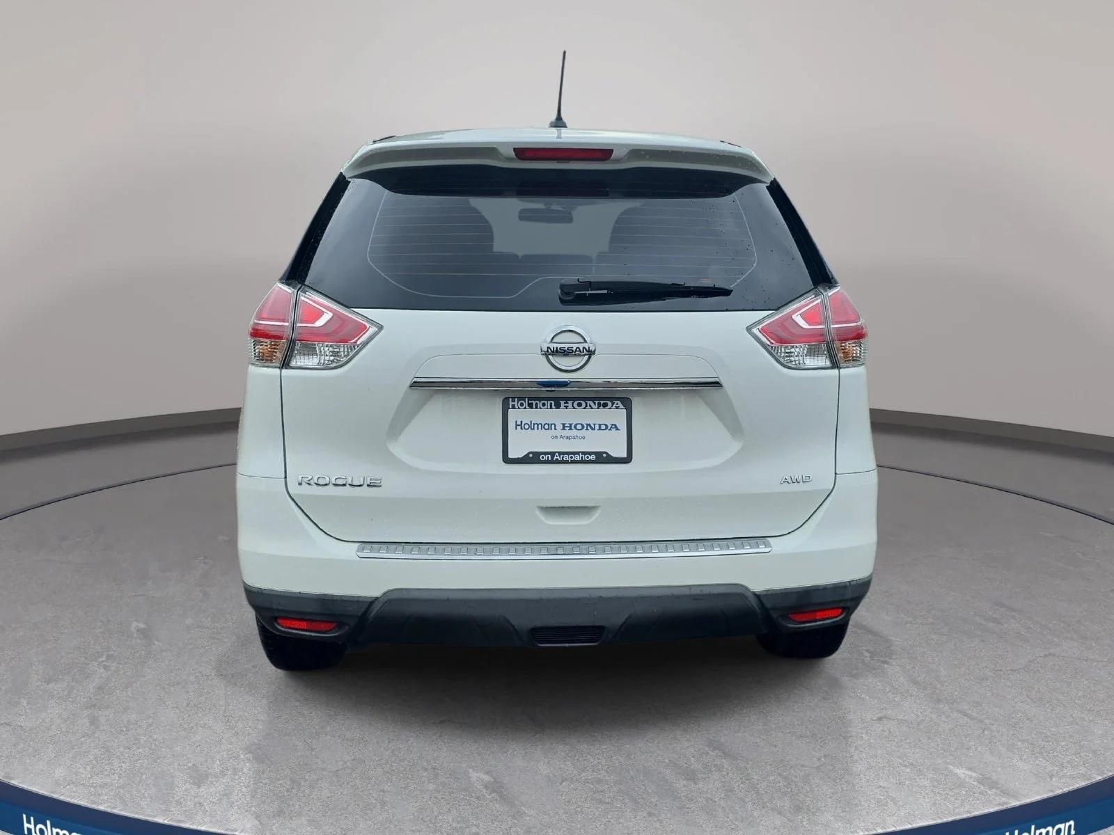 Used 2016 Glacier White Nissan S image 7