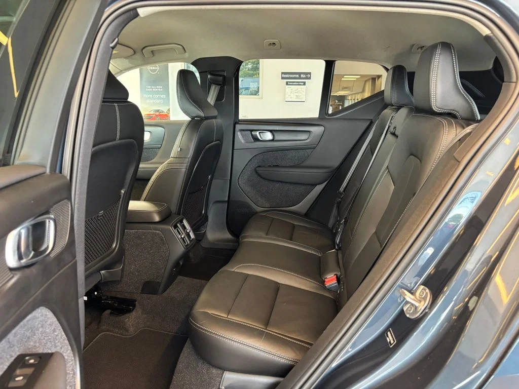 Used 2022 Blue Volvo Momentum image 26