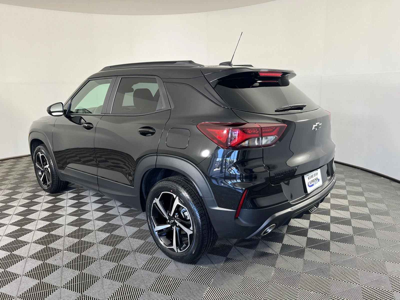 Used 2023 Mosaic Black Metallic Chevrolet RS image 26