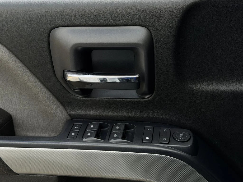 Used 2017 White Chevrolet LT image 24