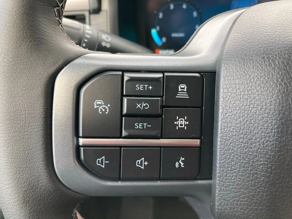 Used 2025 Black Ford XLT image 30
