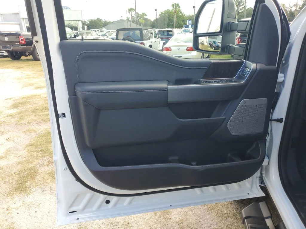 2026 Ford F-350 Super Duty Lariat - Photo 6