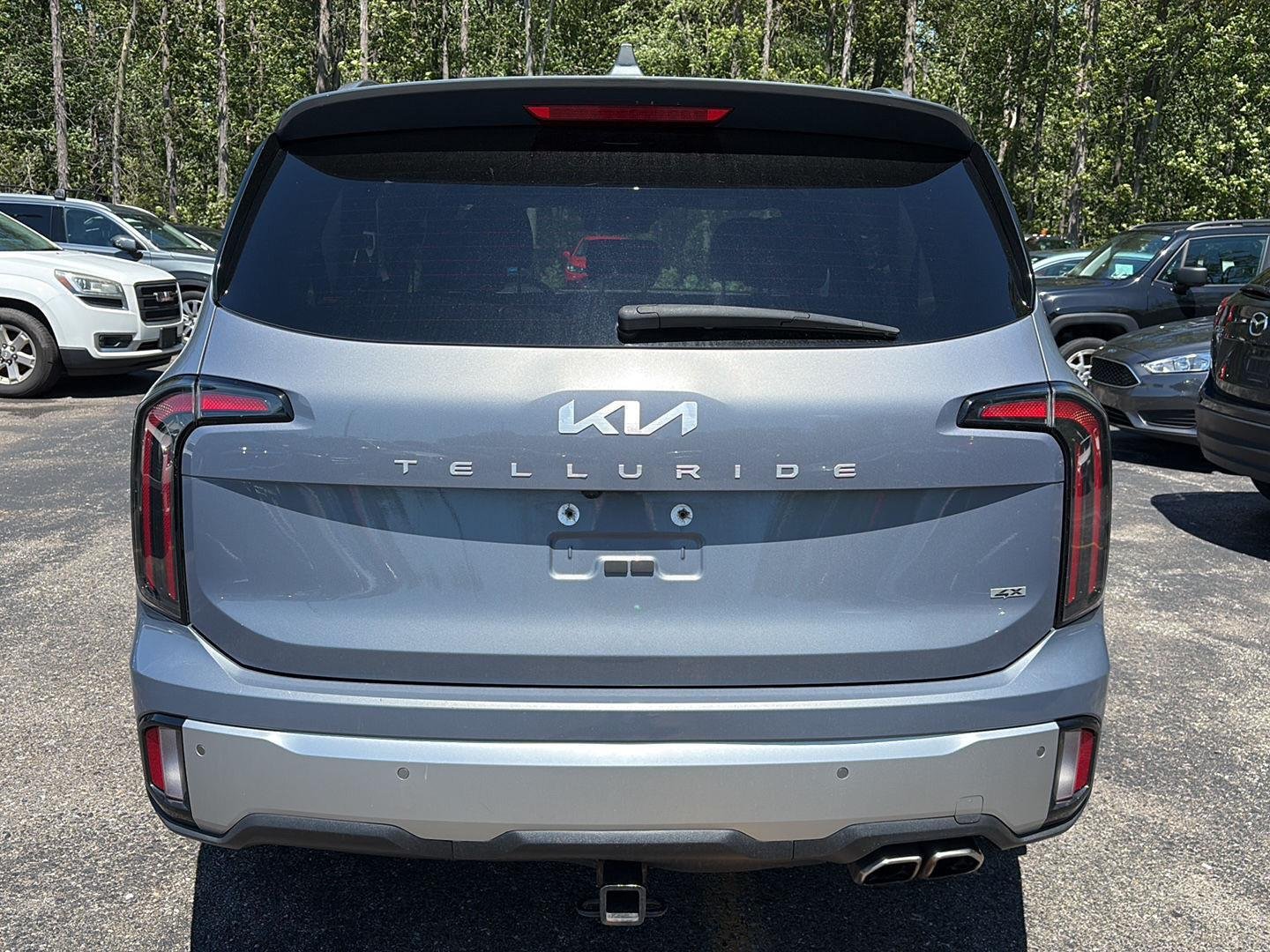 Used 2023 Everlasting Silver Kia EX image 11