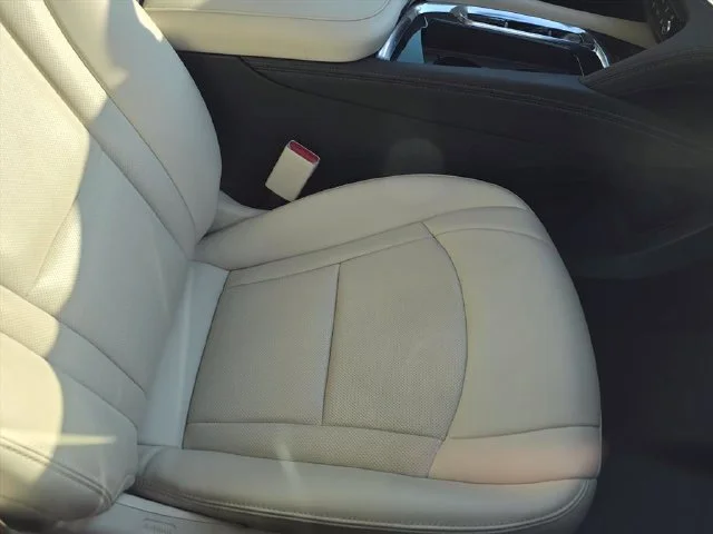 Used 2024 White Frost Tricoat Buick Essence image 30