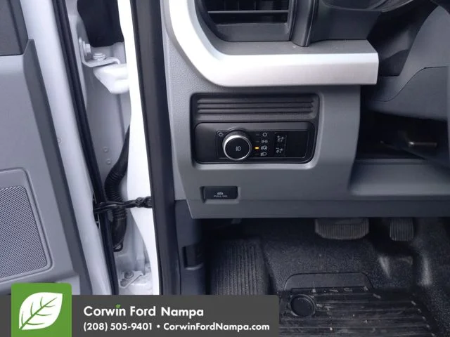 2025 Ford F-550 Super Duty Chassis Cab XL - Photo 18