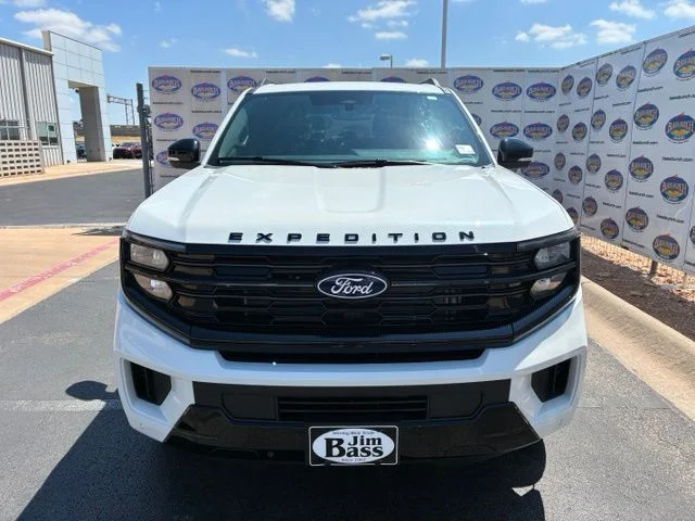 New 2027 Star White Metallic Tri-Coat Ford Platinum image 3