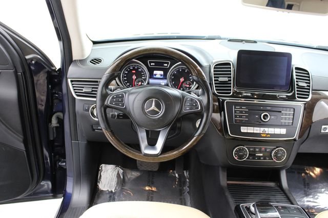 Used 2017  Mercedes-Benz GLS 450 image 30
