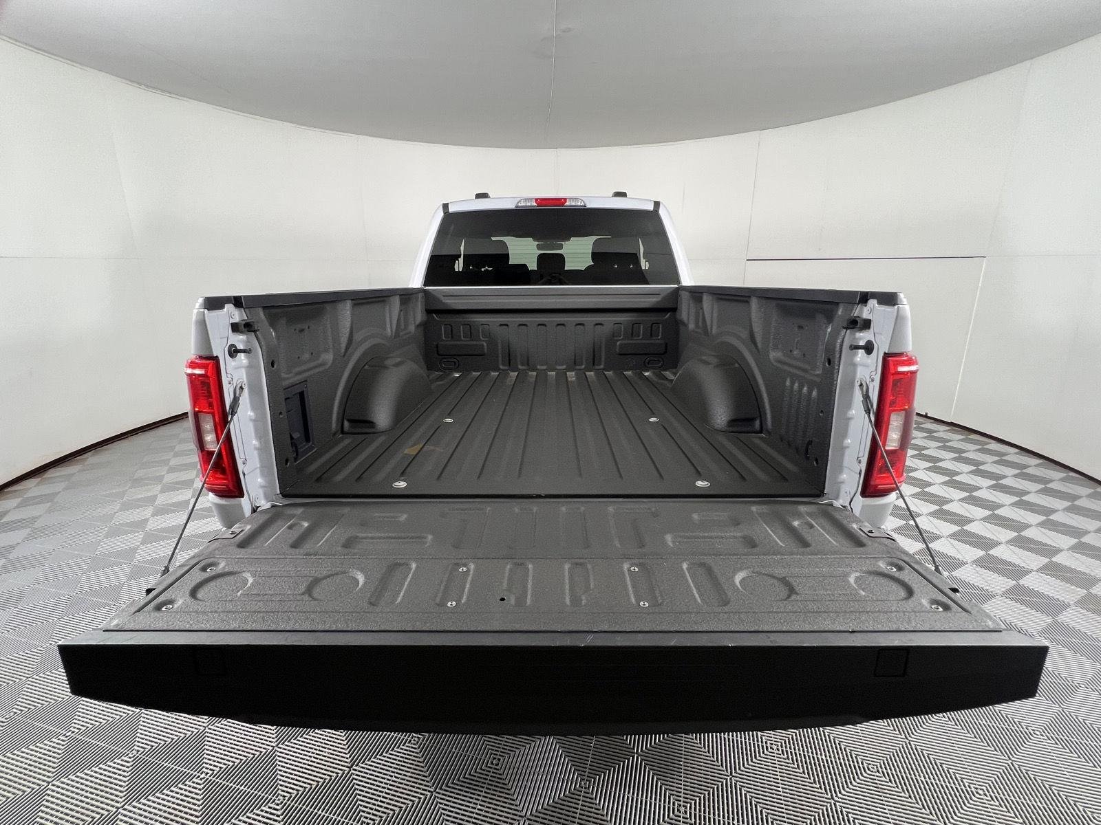 Used 2021 Space White Ford XLT image 21
