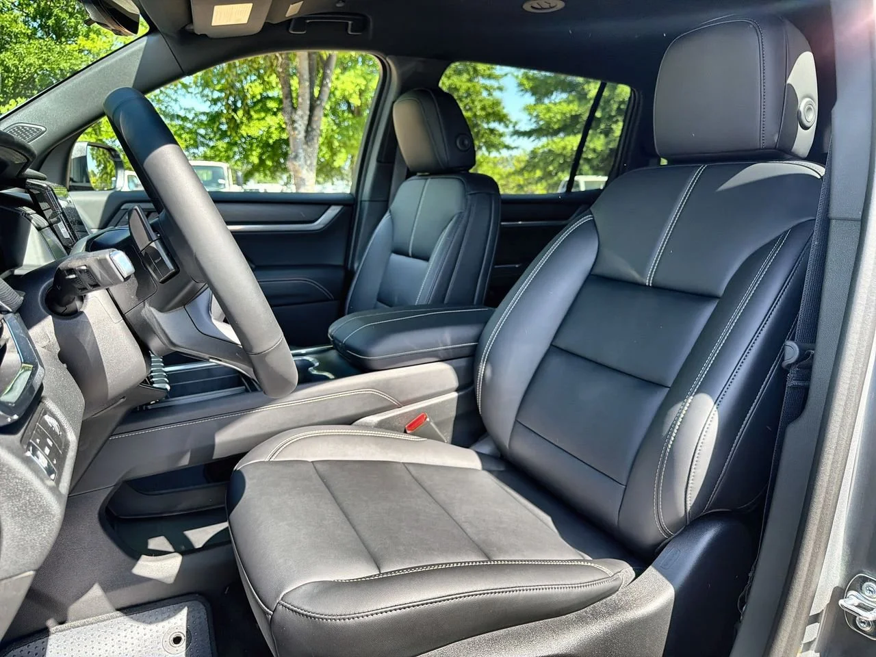 New 2026 Sterling Metallic GMC Elevation image 16
