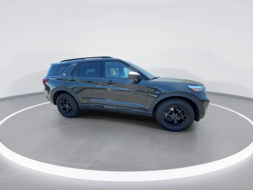 Used 2022 Green Ford Timberline image 9