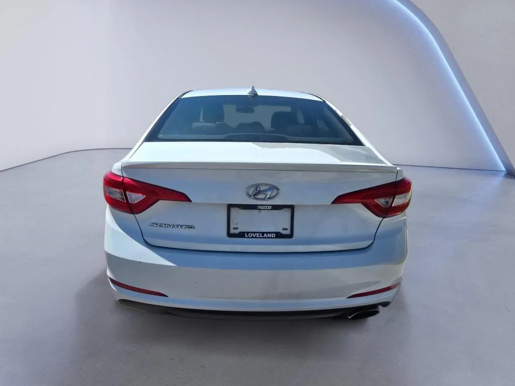 Used 2015 Quartz White Pearl Hyundai 2.4L SE image 4
