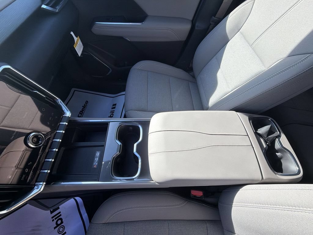 New 2026 Sterling Metallic GMC Elevation image 27