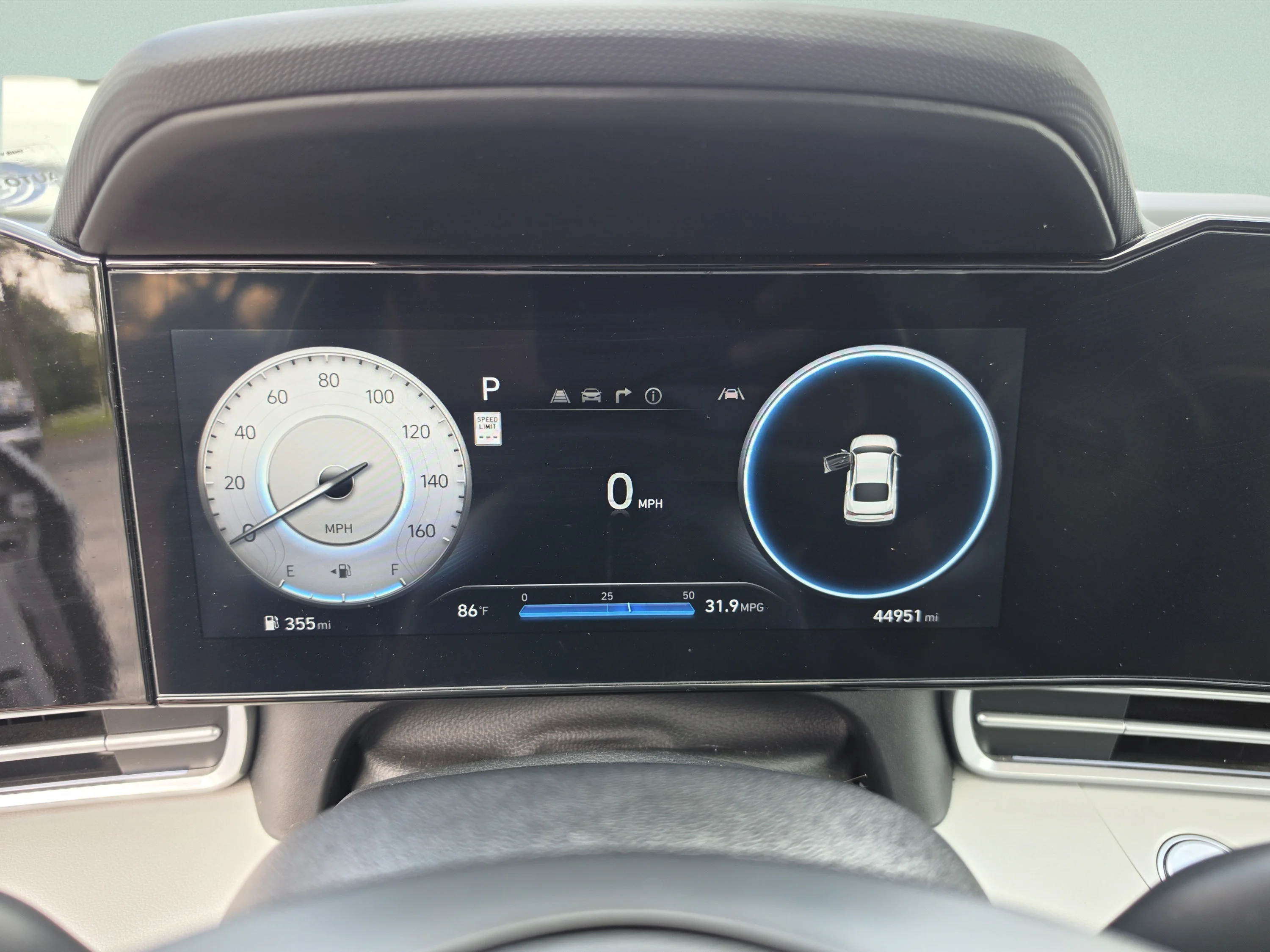 Used 2025 Fluid Metal Hyundai Limited image 35