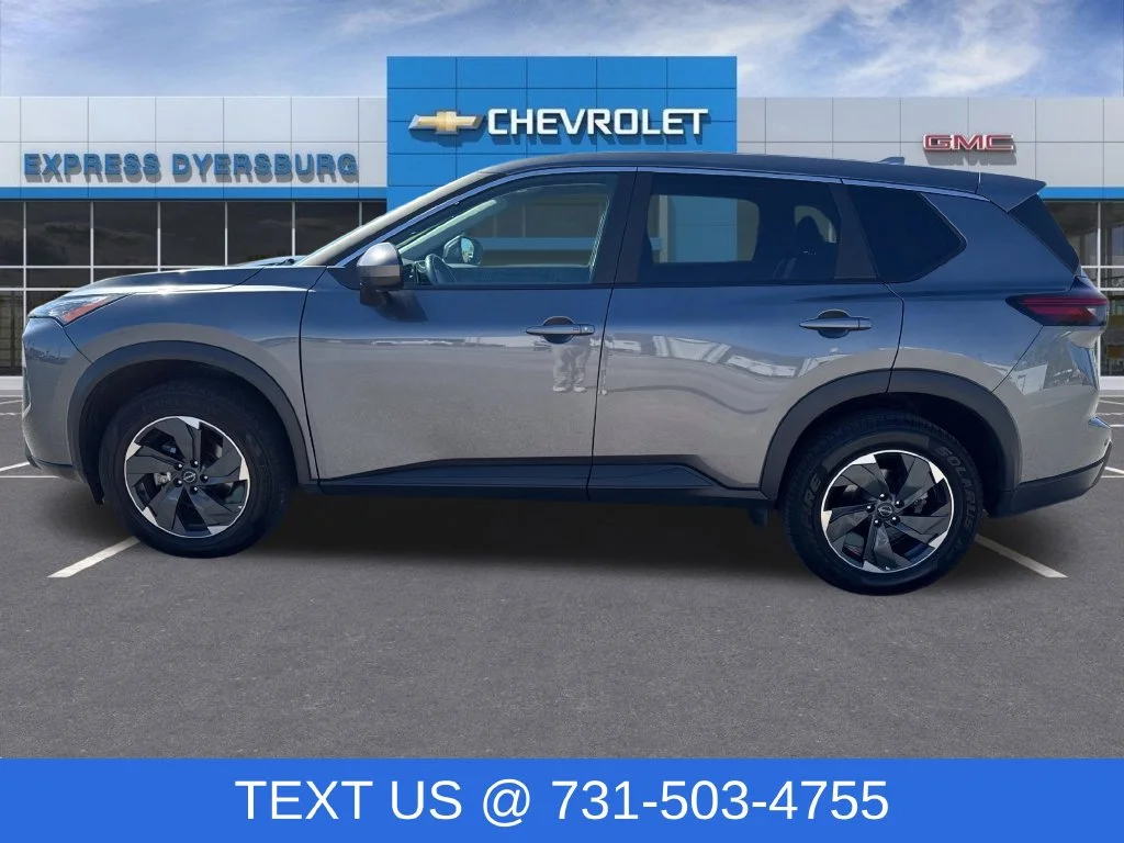 Used 2025 Gray Nissan SV image 4