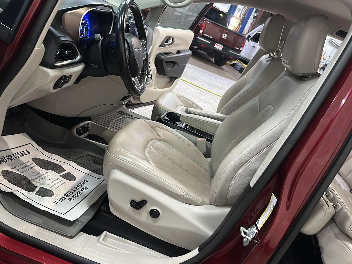 Used 2019 Velvet Red Pearlcoat Chrysler Touring L image 15