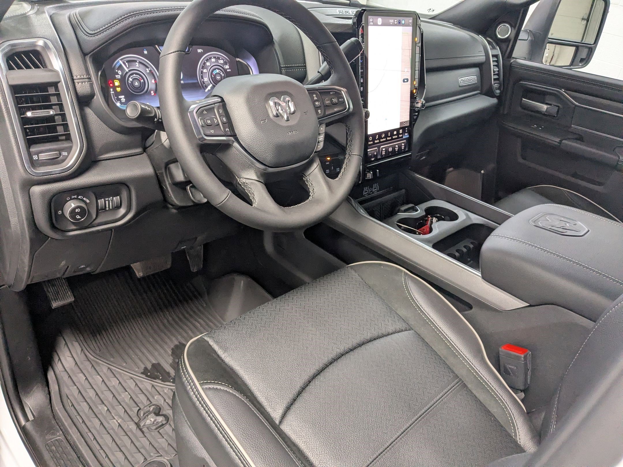 New 2026 Bright White Clear-Coat Exterior Paint RAM Laramie image 10