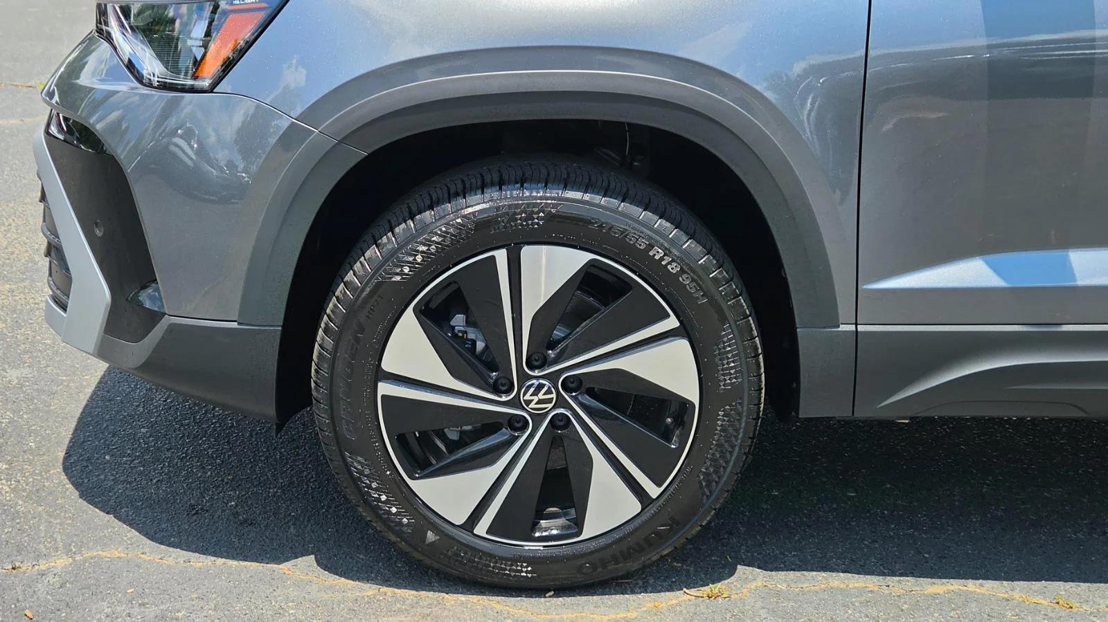 New 2026 GRAY Volkswagen SE image 12