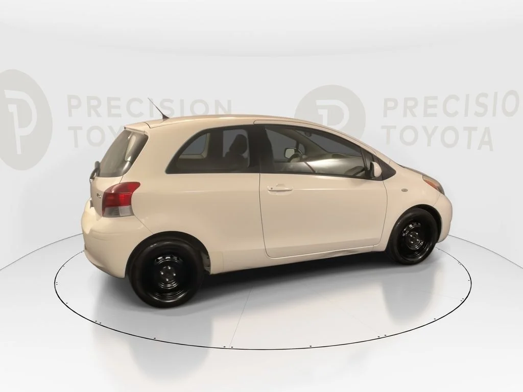 Used 2009 Polar White Toyota Base image 19
