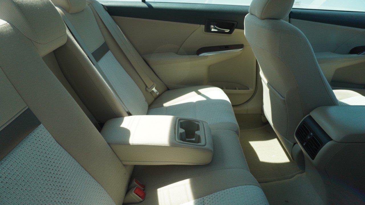 Used 2012 White Toyota XLE image 11