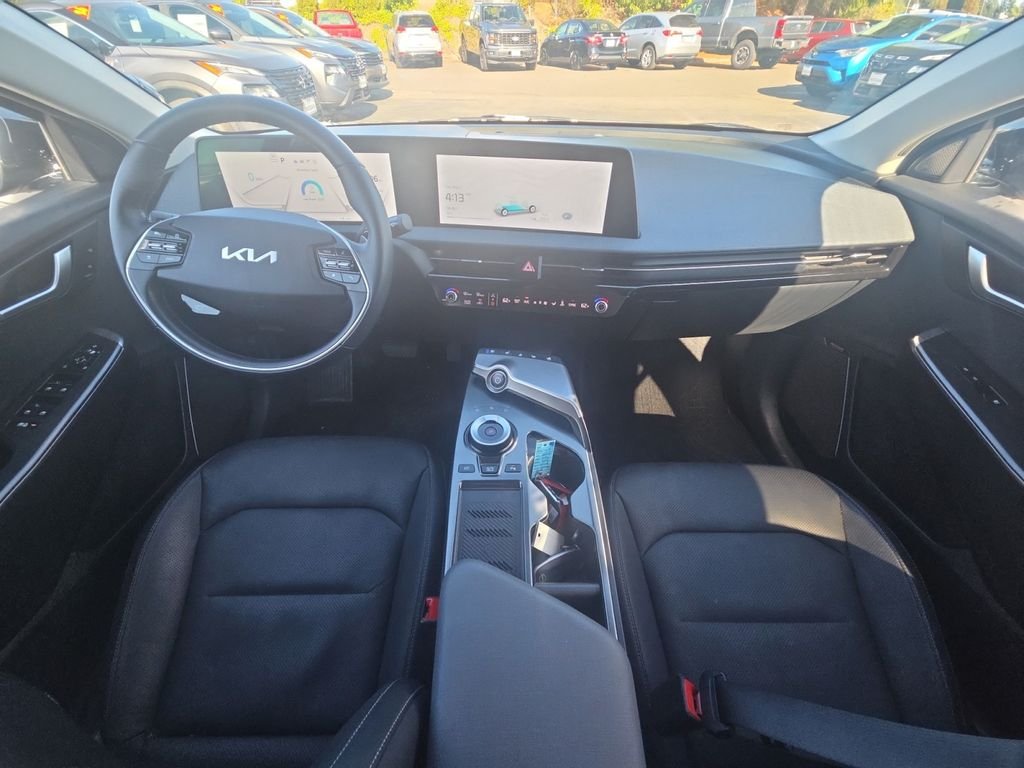 Used 2024 Gray Kia Wind image 21