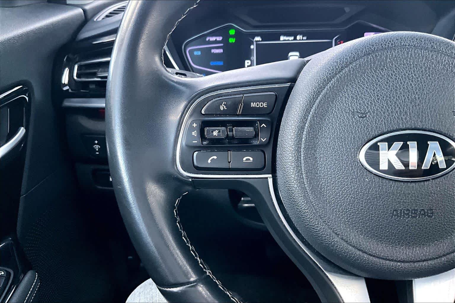Used 2020 Snow White Pearl Kia Touring image 24