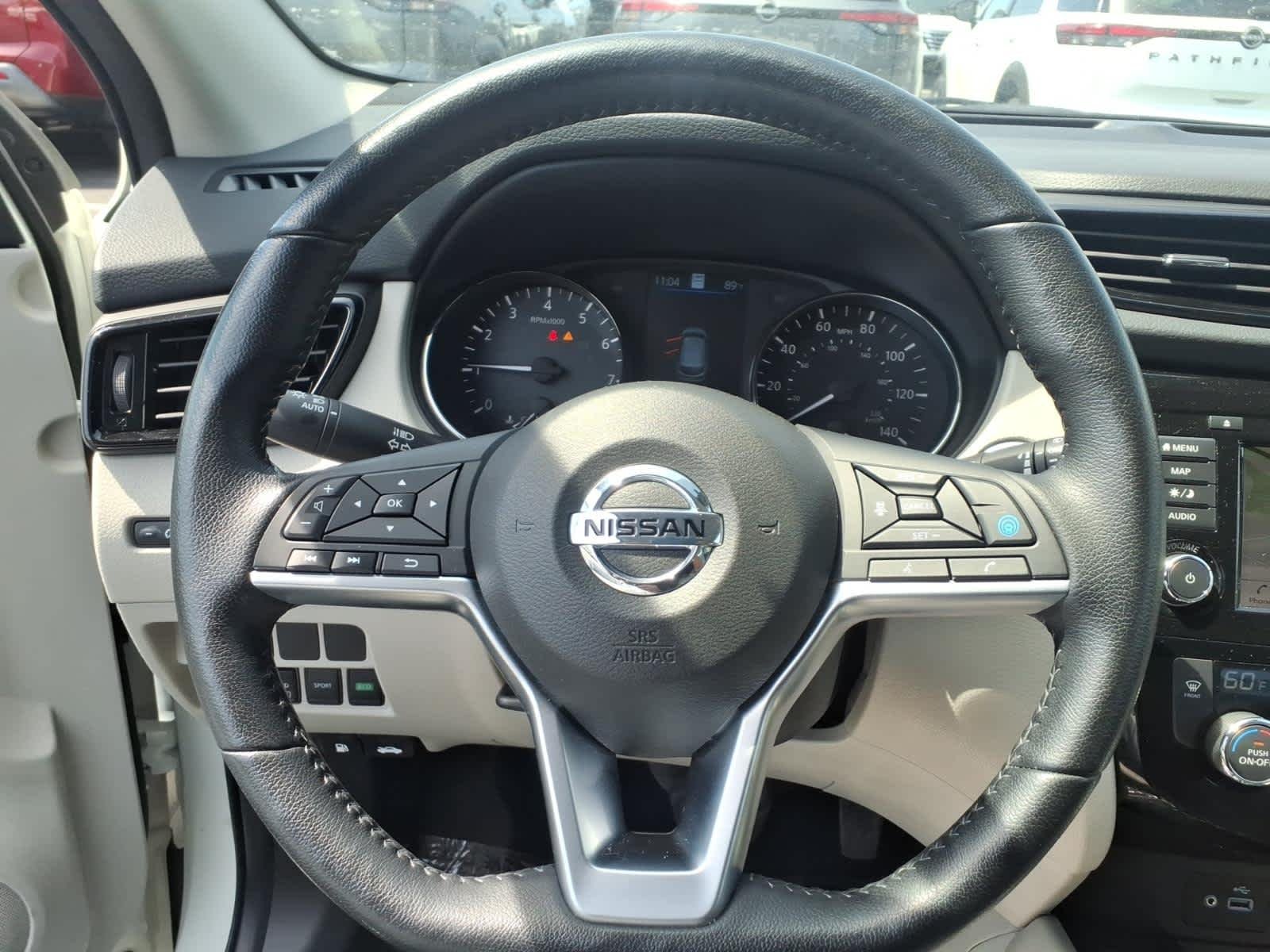 Certified Used 2022 Pearl White Tricoat Nissan SL image 24