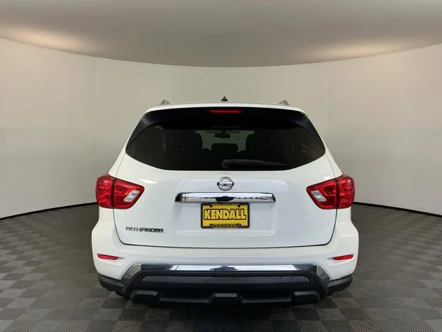 Used 2018 White Nissan S image 6