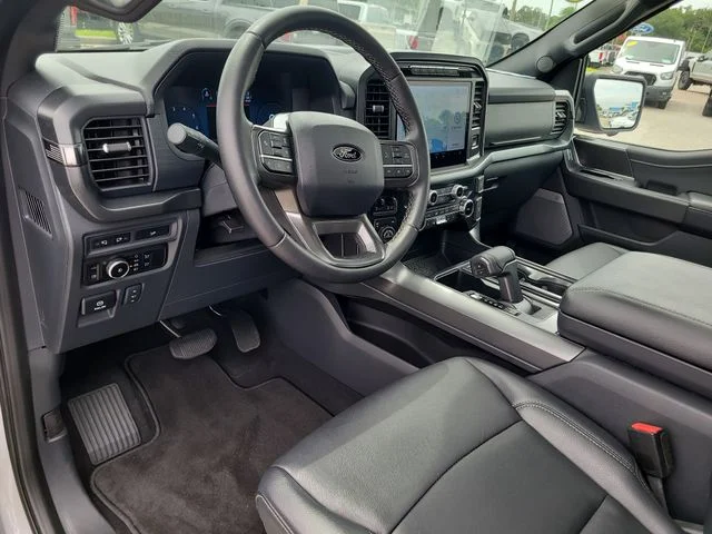 Used 2024 White Ford XLT image 18