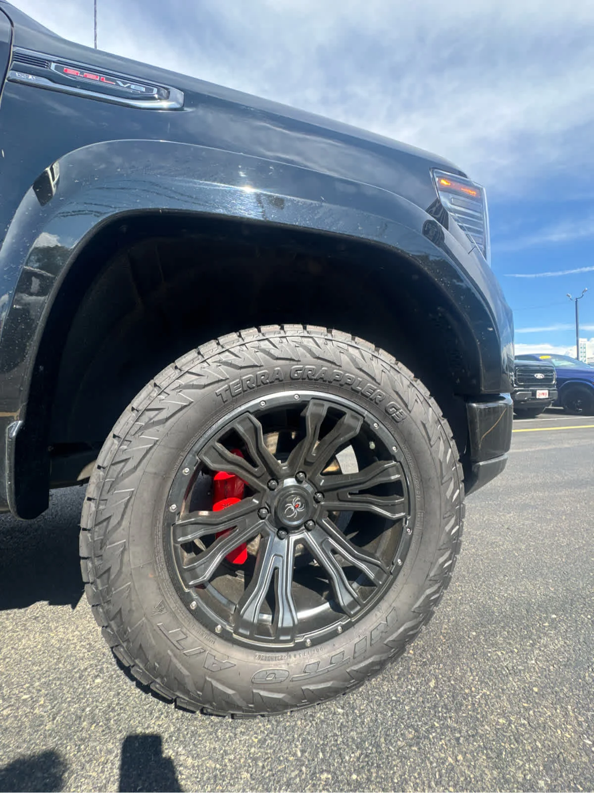 Used 2022 Onyx Black GMC AT4 image 10